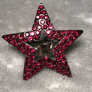 Star w/red stones, gun metal gray adjustable ring